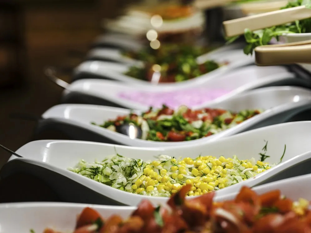 Frische Salate und Mezze Auswahl im Saray Krefeld