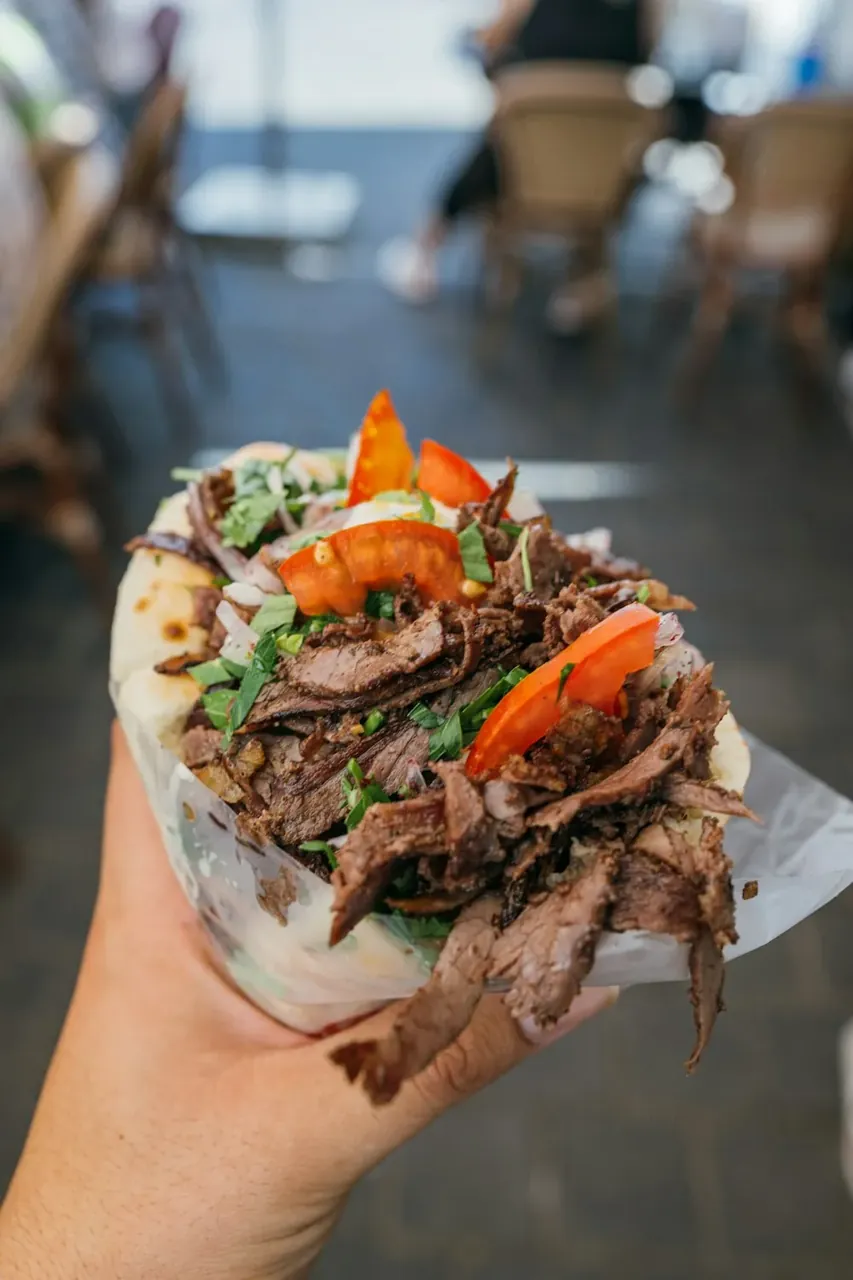 Steak Döner Steak Döner Teller mit Fladenbrot und Salat im Saray Krefeld